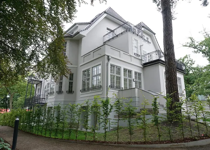 Aeronaut Suits By Pearl1 Berlin